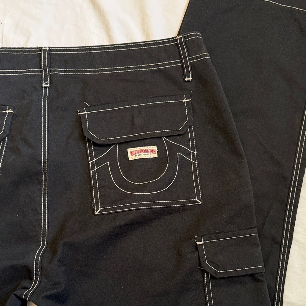 True Religion Black Cargo Pants with White Stitching Y2K - Picture 2 of 12